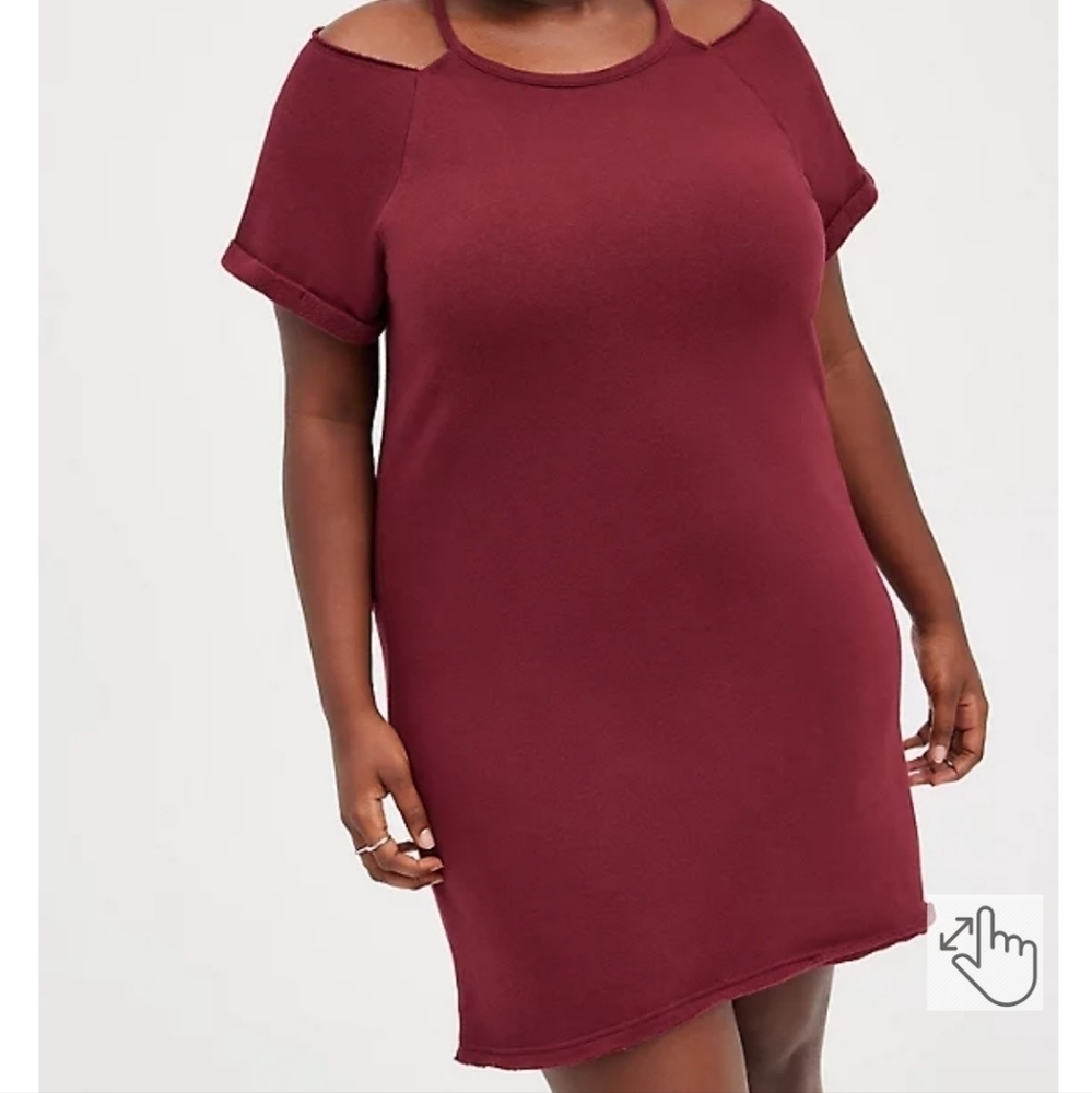 COLD SHOULDER DRESS - COZY FLEECE WINE
